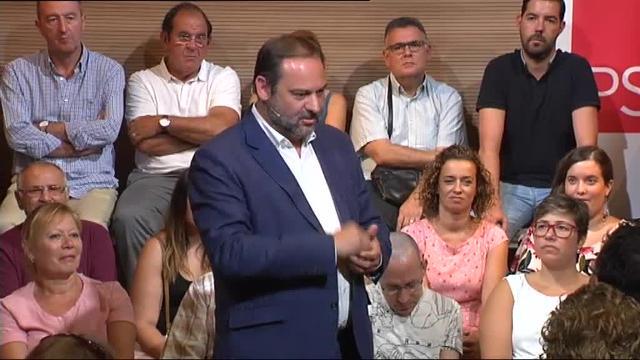 Ábalos califica de &quot;desesperado&quot; el viraje a la extrema derecha del PP y Ciudadanos