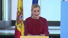 Cifuentes reivindica su vocación de servicio público