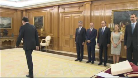 Rajoy jura su cargo ante el Rey y Catalá, notario mayor del Reino