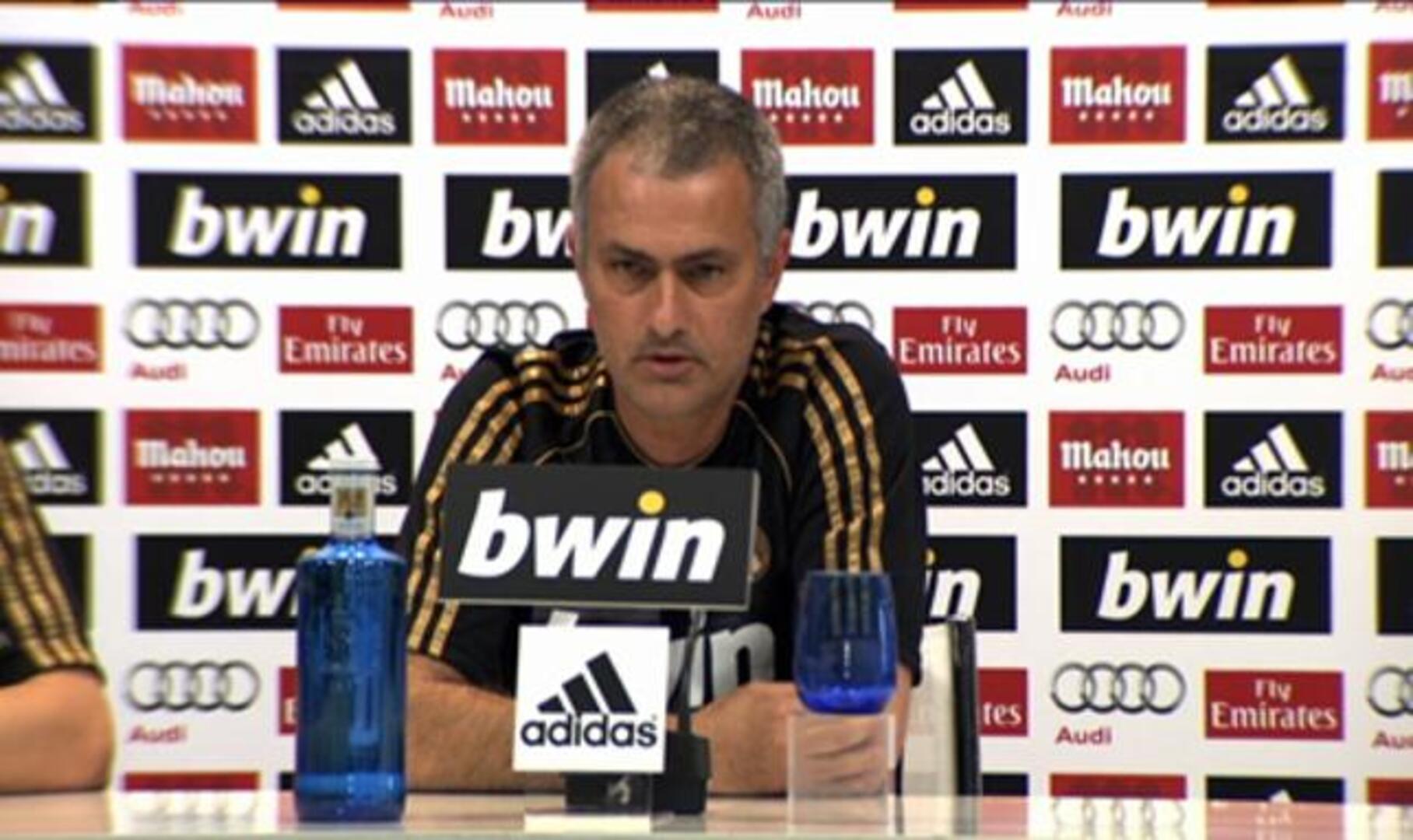 Mourinho se desmelena en rueda de prensa: «Karanka, portugués»