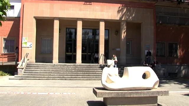 Los cuerpos de emergencias, ayer recogiendo pruebas para la investigación en el lugar de los hechos