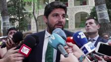 López Miras visita el primer colegio de España que inicia el curso escolar