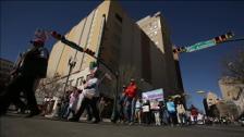 Cientos de personas protestan en El Paso contra el muro de Trump