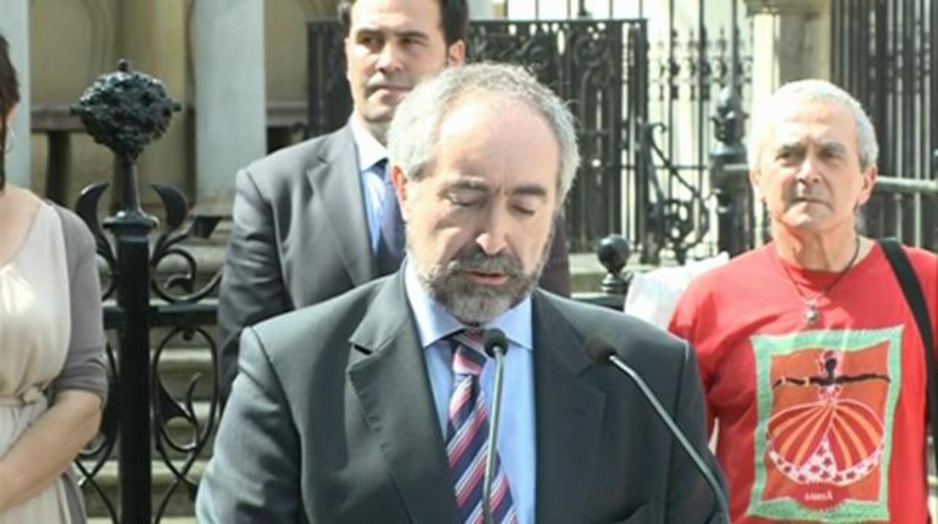 Amaiur muestra su «pesar» por «todas las víctimas» tras denunciar el arresto de etarras