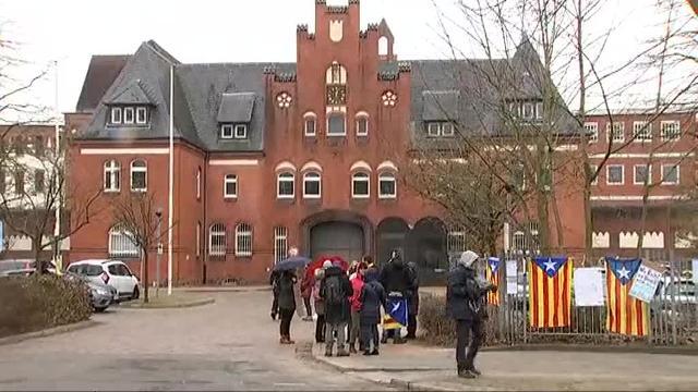 Puigdemont asegura desde la cárcel que no claudicará ni renunciará