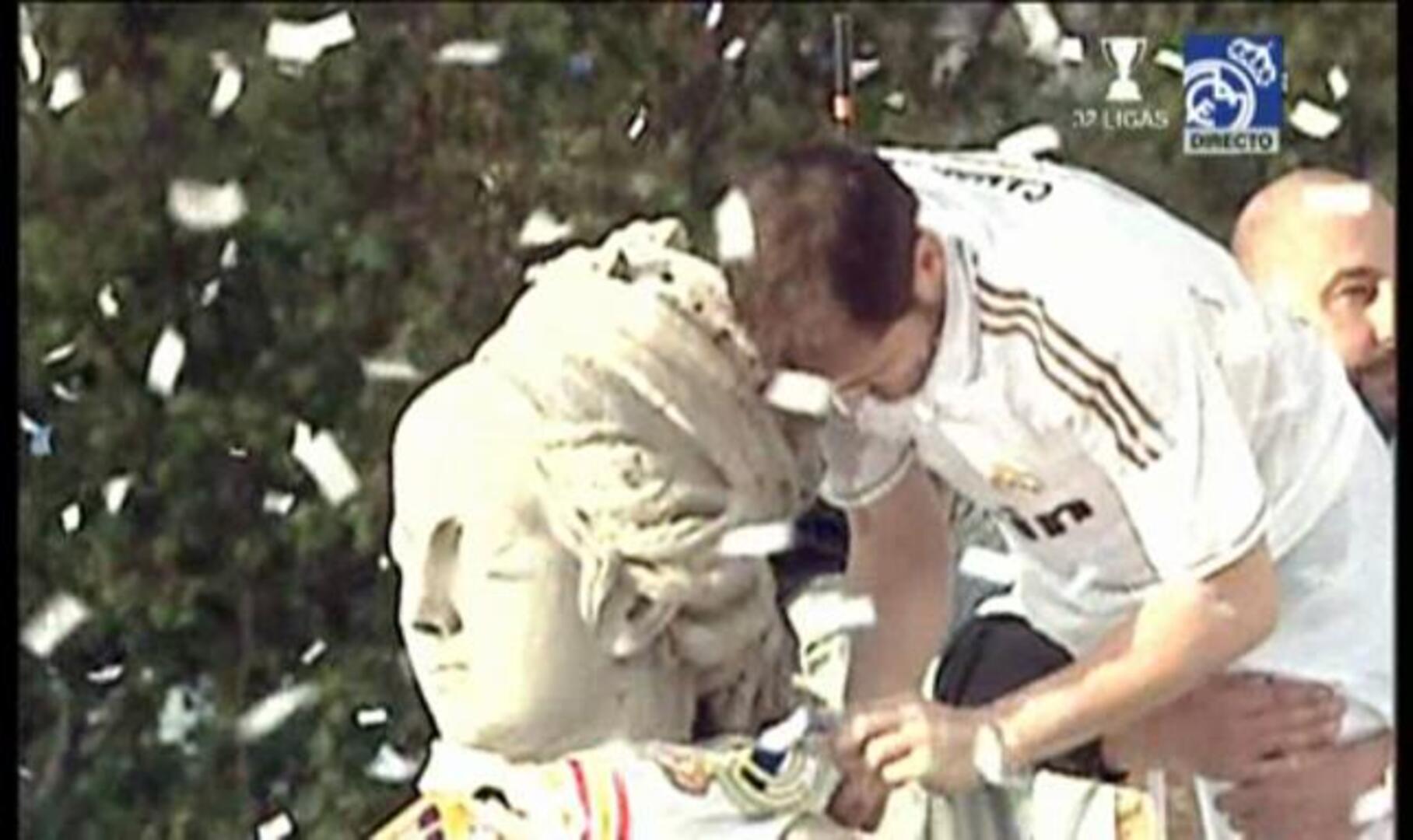 La juventud blanca festeja a sus héroes