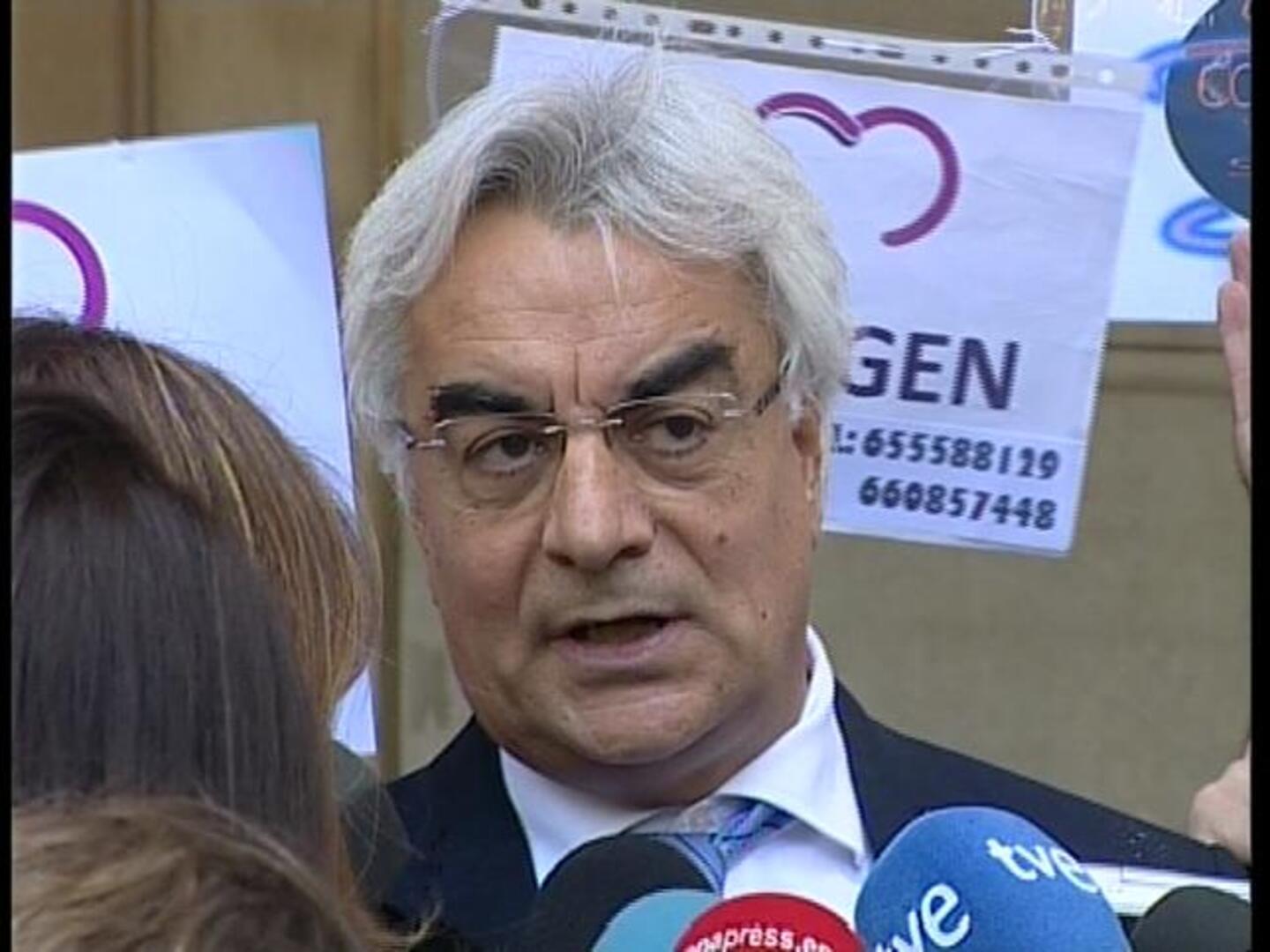 El abogado de Ortega Cano busca una furgoneta blanca, testigo del accidente