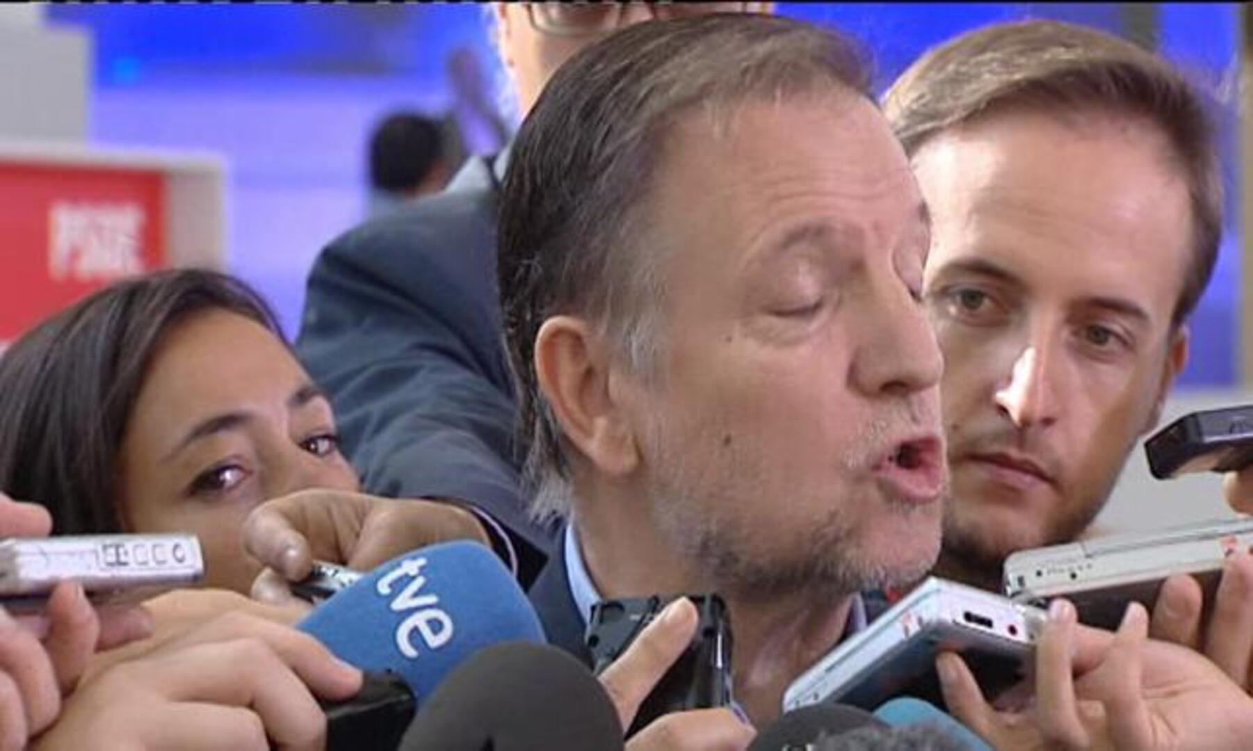 El PSOE cierra filas para ganar a las encuestas como «casi» hizo González en 1996