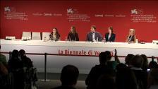 Natalie Portman y Stacy Martin, dos estrellas sobre la alfombra roja de Venecia