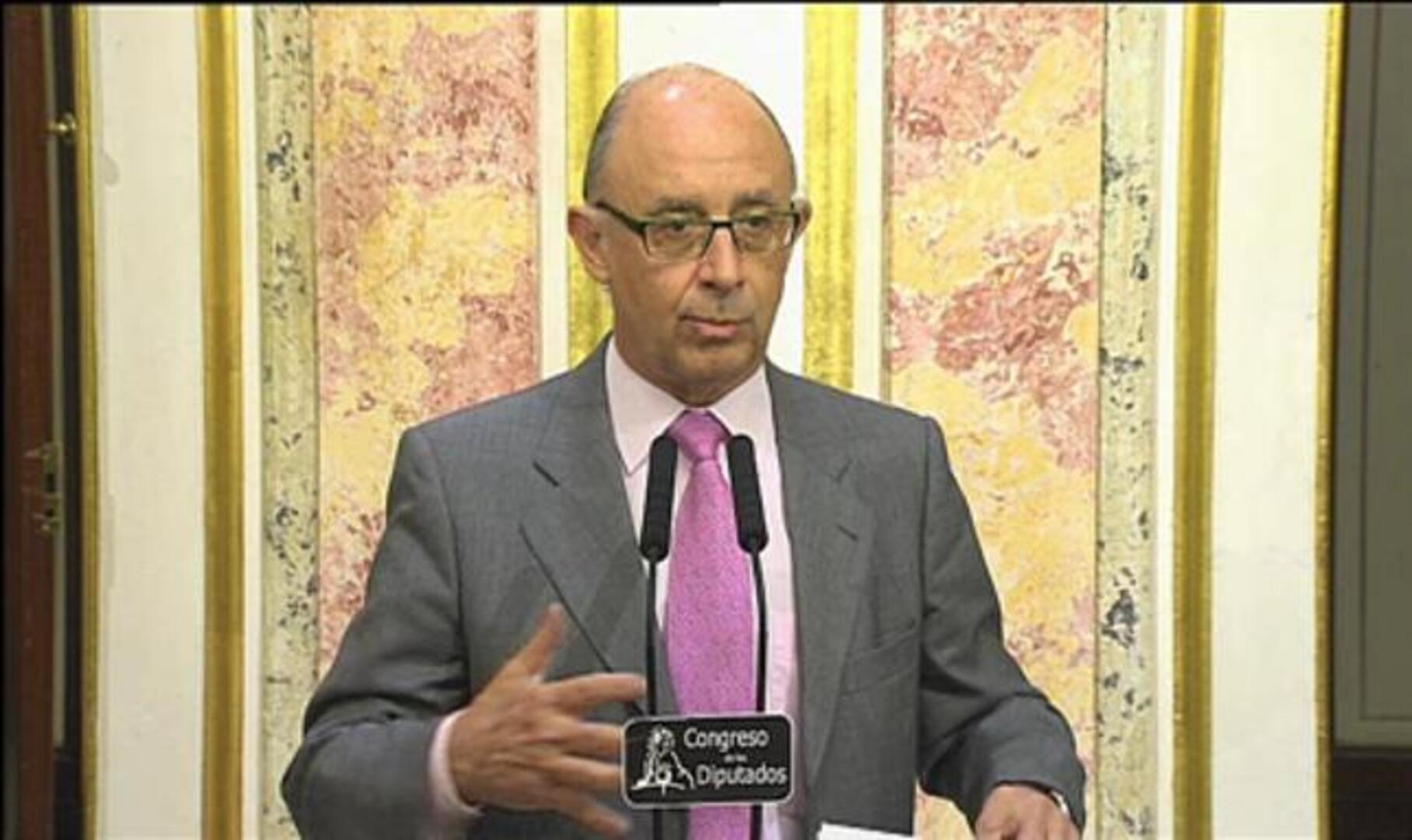 Montoro reconoce ya que el IVA puede subir este año