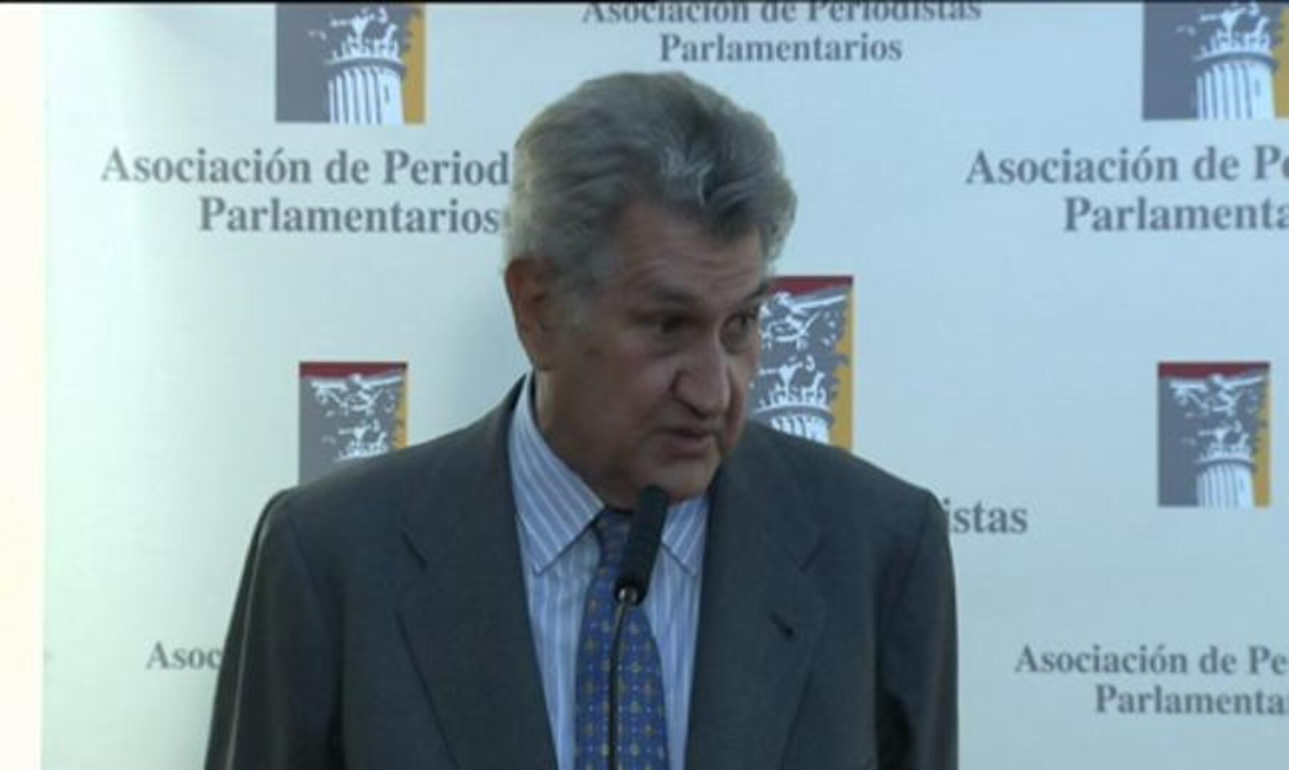 Posada admite que no le gusta el copago pero cree que debería estudiarse