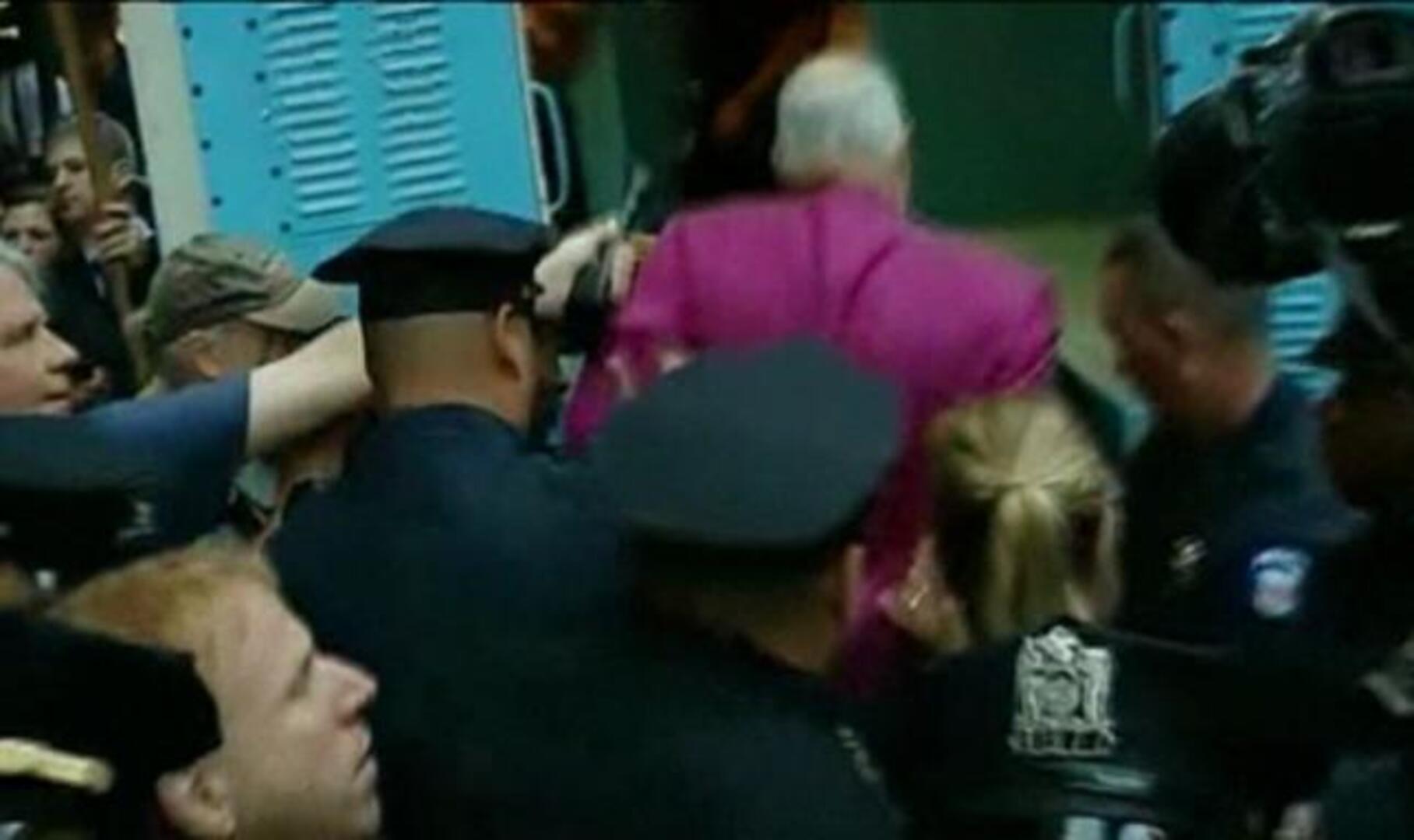 Occupy Wall Street intenta sin éxito rodear y cerrar la Bolsa de Nueva York