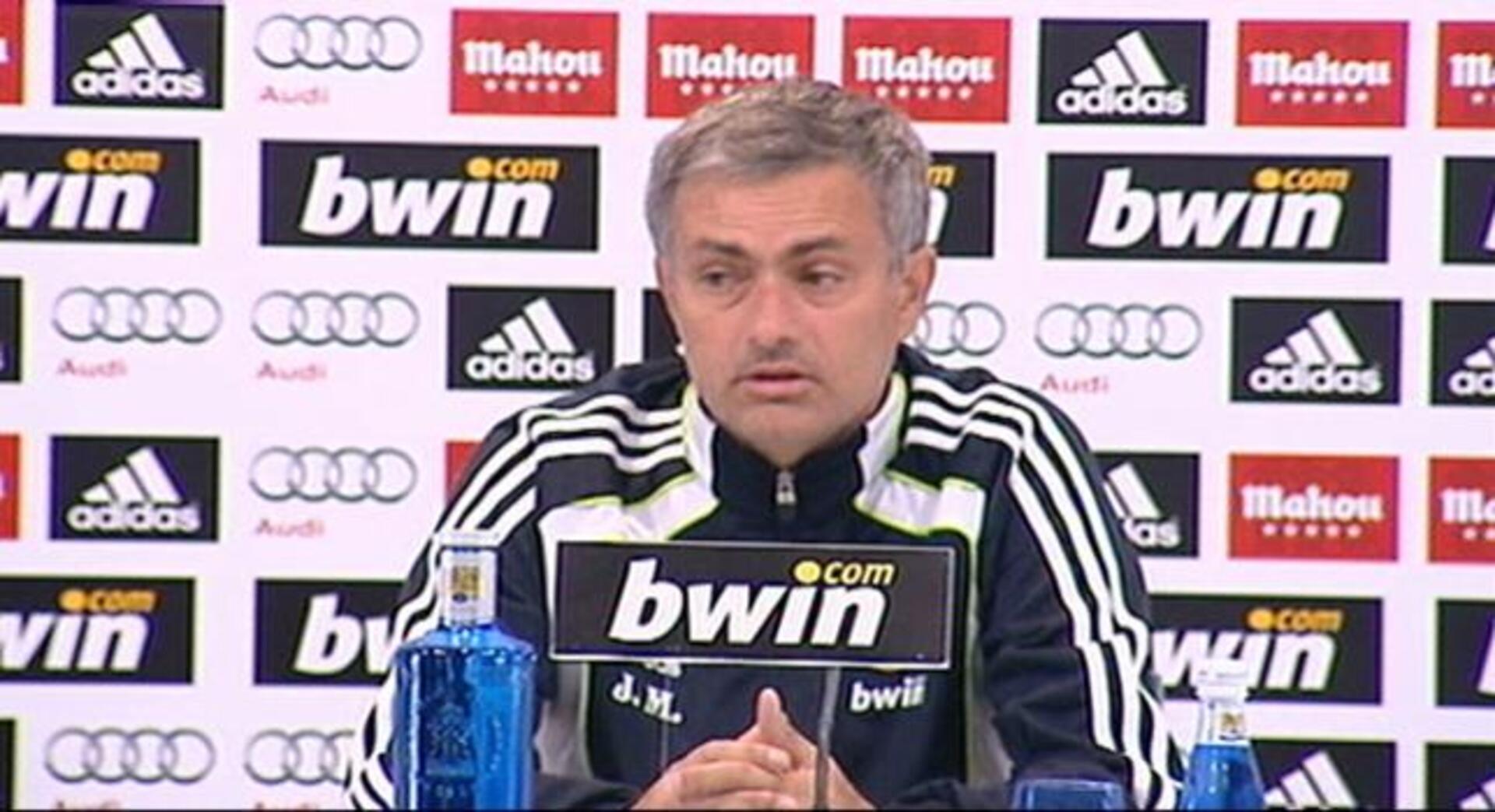 Mourinho compara a Benzema con Villa