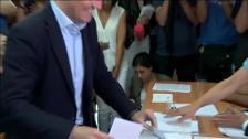 Pablo Casado vota con confianza en su victoria