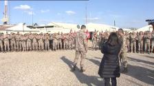 Las tropas españolas en Iraq entonan el cumpleaños feliz al Rey