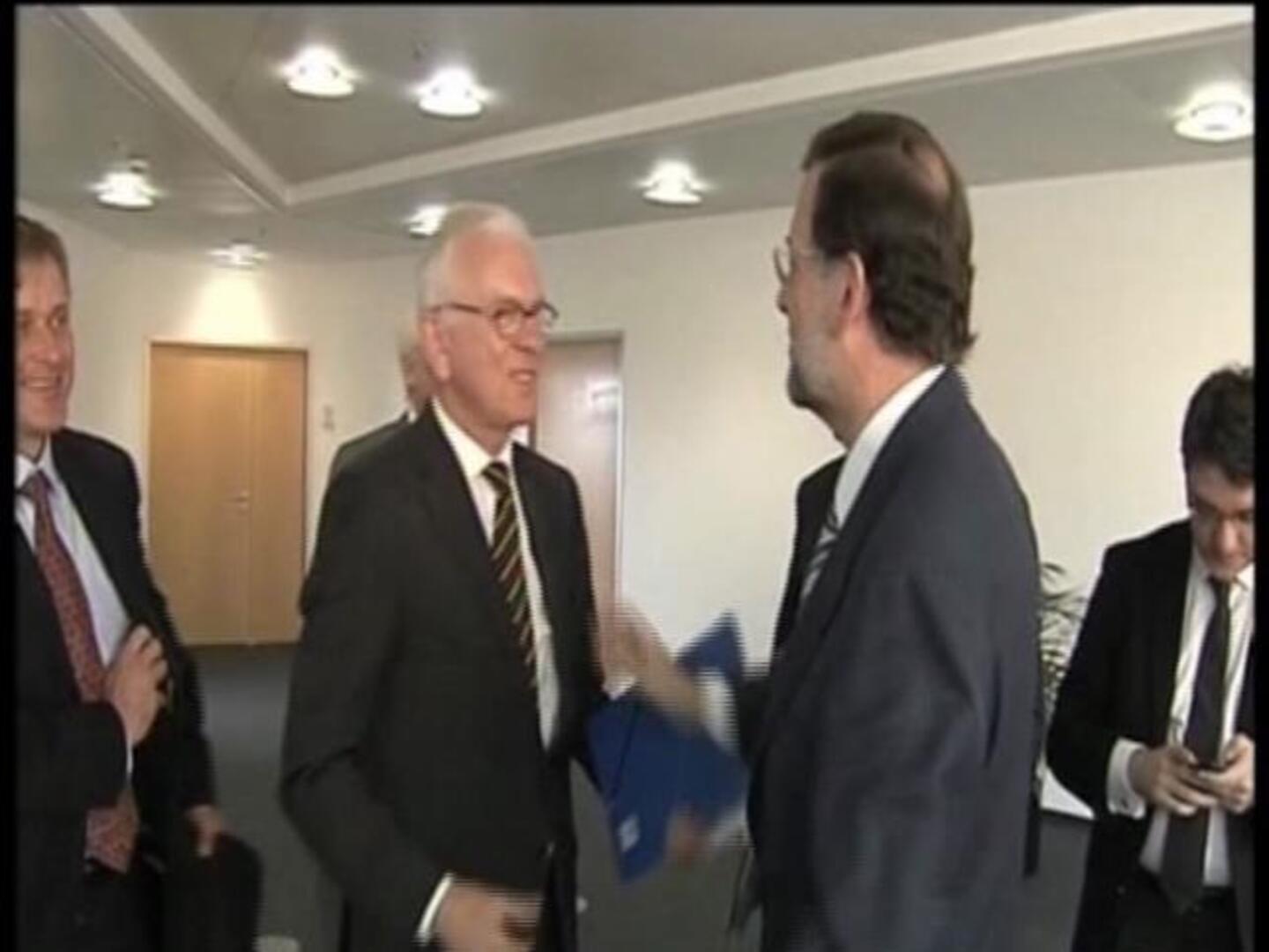 El PP amplía a 10,4 puntos su ventaja sobre el PSOE y Rajoy gana a Zapatero