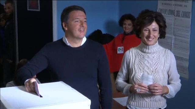 Matteo Renzi votando este domingo en las primarias del Partido Demócrata