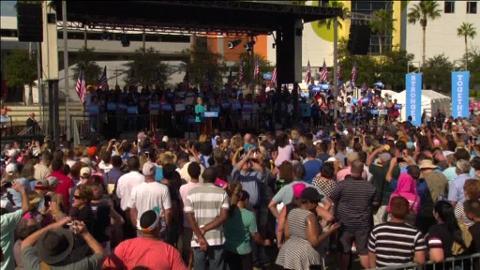 Vídeo: Hillary CLinton tira de José Andrés para asegurarse el voto hispano