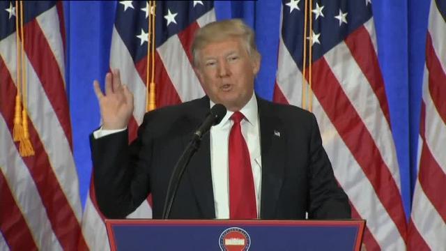 Vídeo: Huye el espía del supuesto informe sobre Trump