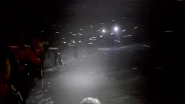 Los equipos de rescate trabajan «palmo a palmo» con máximo cuidado