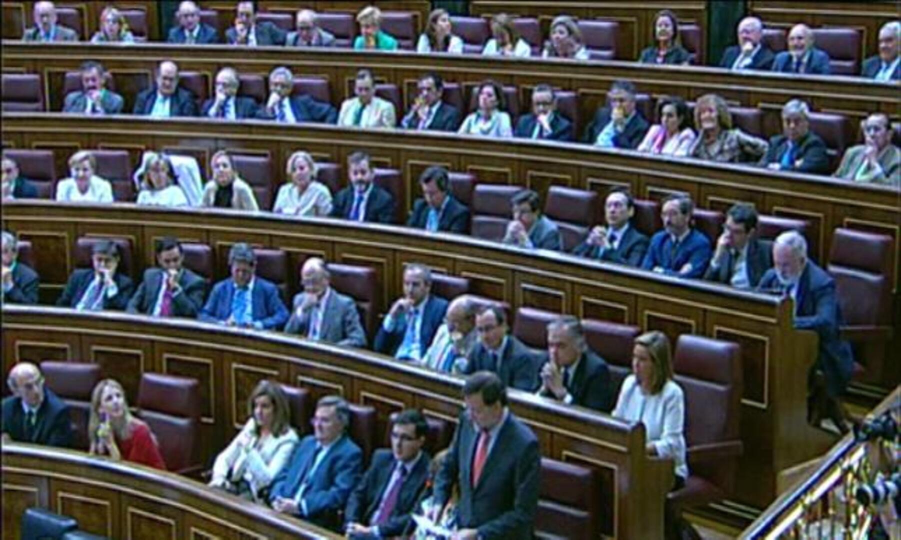 Zapatero lleva a Zarzuela el decreto de elecciones para que lo sancione el Rey