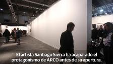 ARCO retira la obra de Santiago Sierra sobre los presos políticos