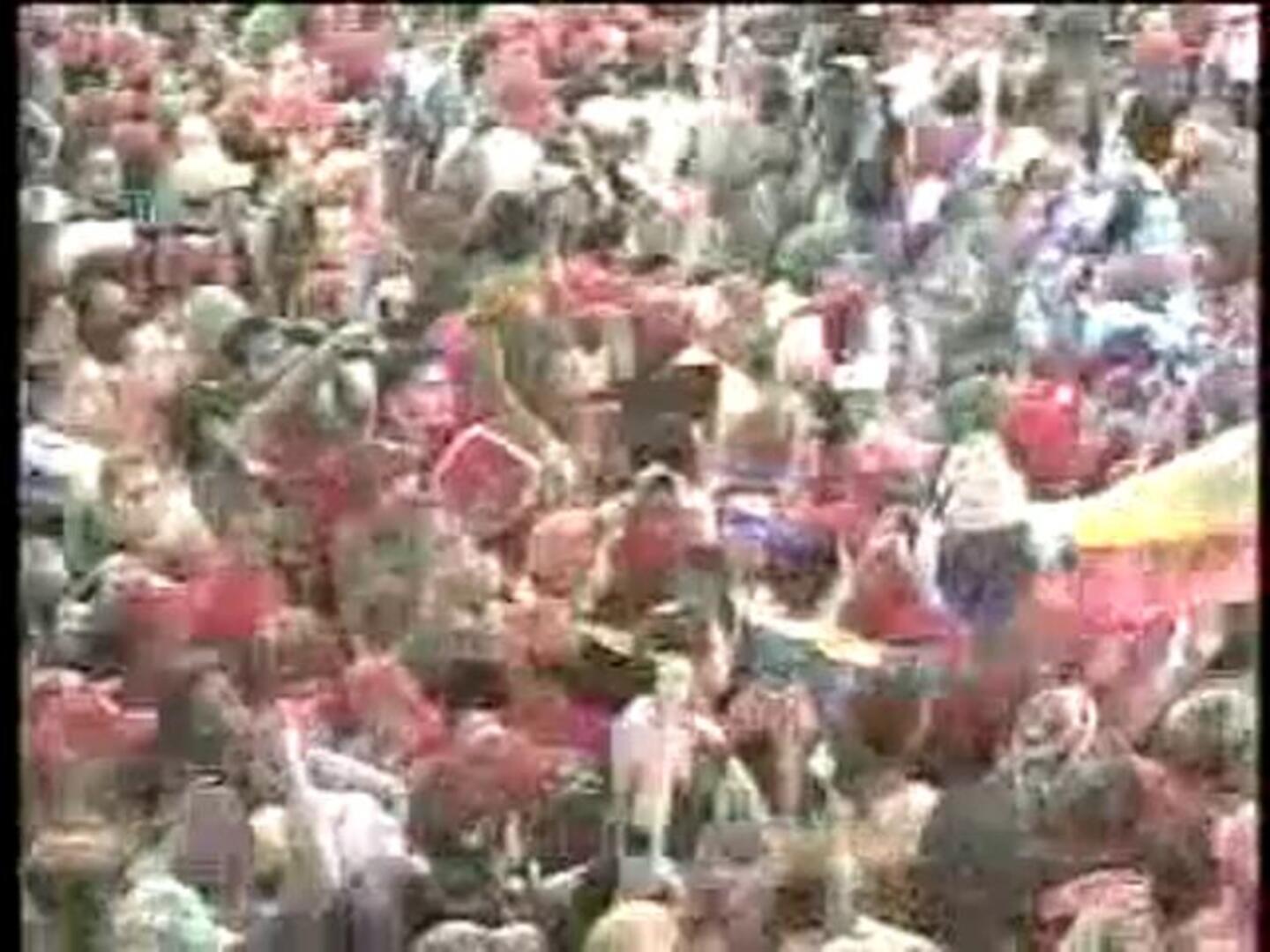 Chávez da un golpe de efecto y vuelve a Caracas para acallar los rumores