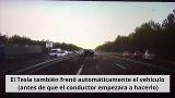 El vídeo de una pareja dormida al volante resucita el debate sobre la falsa conducción autónoma de Tesla