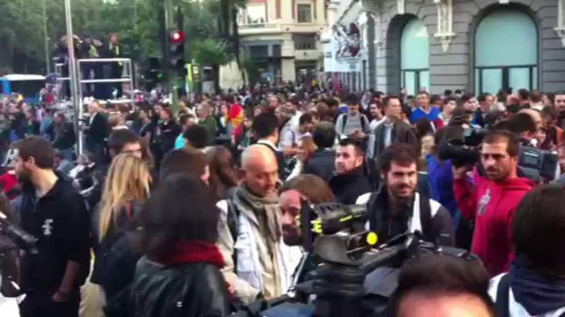 Un grupo de manifestantes: «Con lo pacífico no hacemos nada»