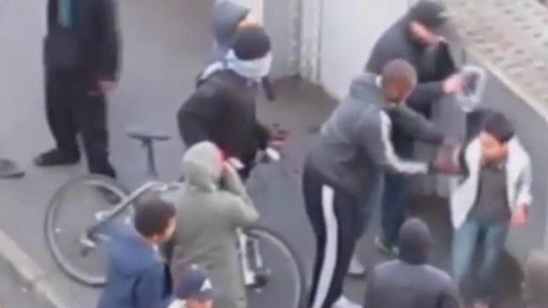 Internet se moviliza con el fin de recaudar dinero para Ashraf Haziq, el chico desvalijado en las revueltas de Londres