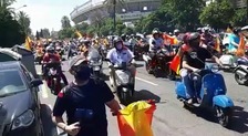 La caravana de protesta contra el Gobierno de Sánchez desborda las calles de Sevilla