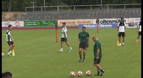 Poyet, el primero en dar ejemplo en las sesiones físicas