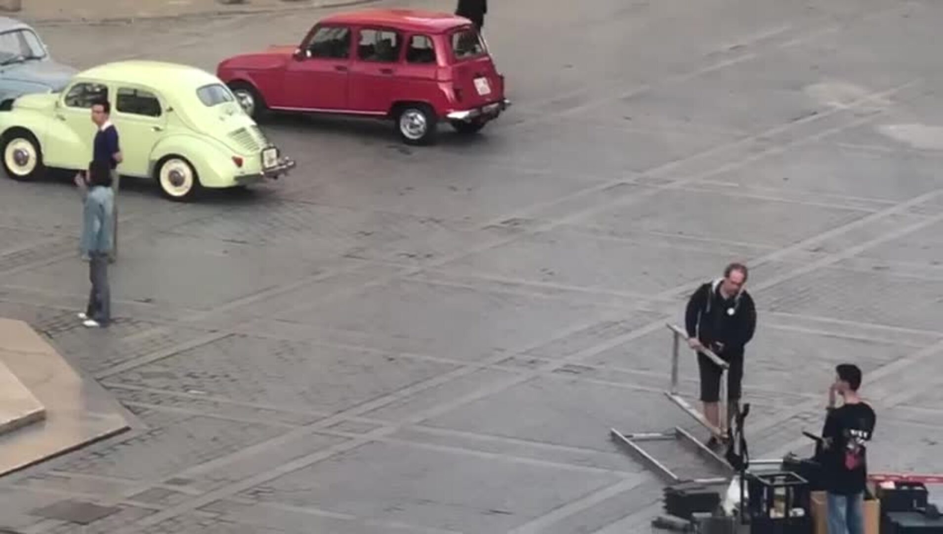 El rodaje de 'Te estoy amando locamente' en Sevilla en la plaza Virgen de los Reyes