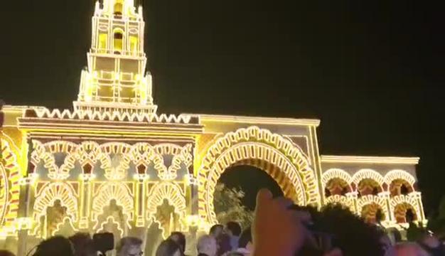 Portada de Feria tras la inauguración del encendido de El Arenal