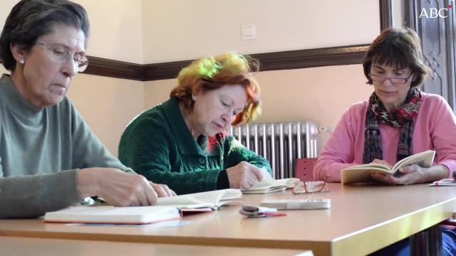 Integrantes del club de lectura para adultos de Dos Hermanas