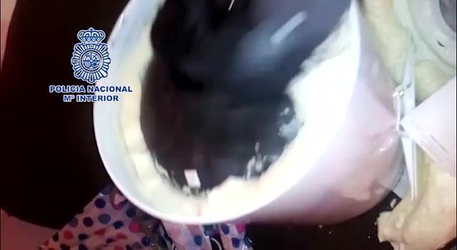 La Policía Nacional revisa una plantación de marihuana en una imagen de archivo