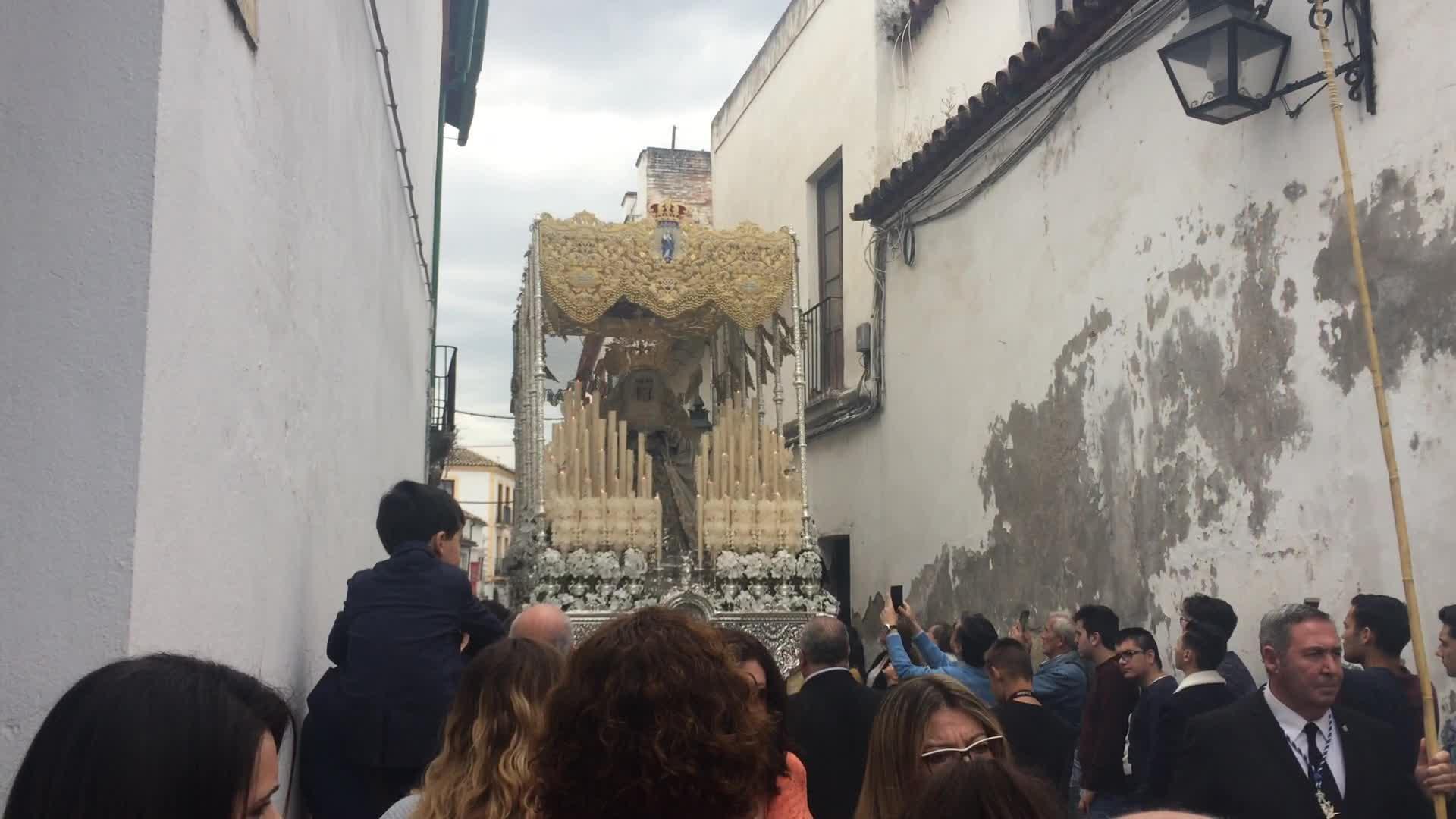 La Virgen de la Alegría de Córdoba, por la calle Cardenal González