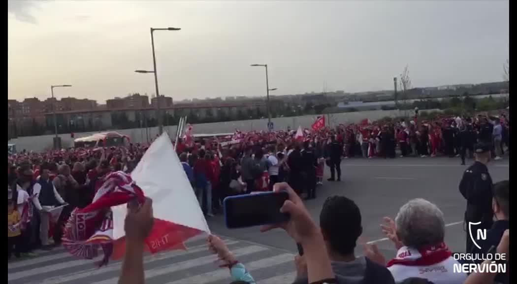 Llegada del autocar del Sevilla al Wanda en la final de la Copa del Rey