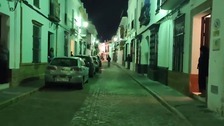 El rezo de Almonte resuena en las calles vacías de la villa