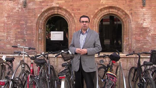 ¿Por qué la Delegación Provincial de la Consejería de Hacienda tiene unas ventanillas que dan a la calle?