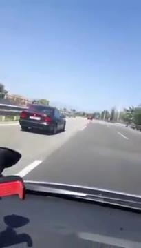 Falsos policías roban en carretera a turistas que eligen en el aeropuerto