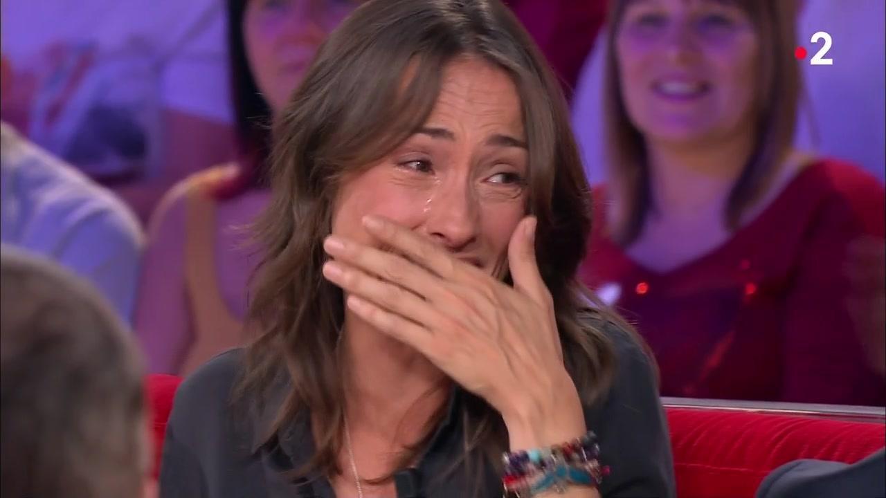 Annelise Hesme Nina Eclate En Sanglots Sur Le Plateau De Vivement Dimanche Programme Tv