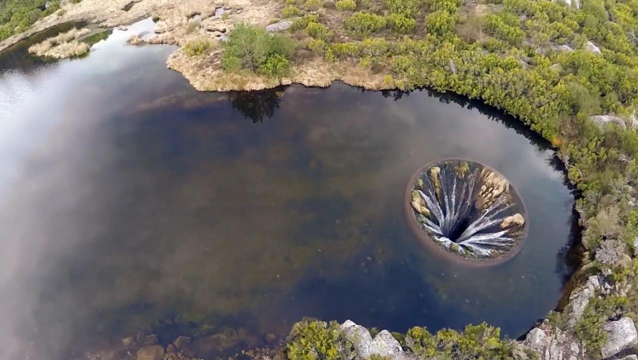 Vidéo Létonnant Trou Du Lac Covao Dos Conchos Au