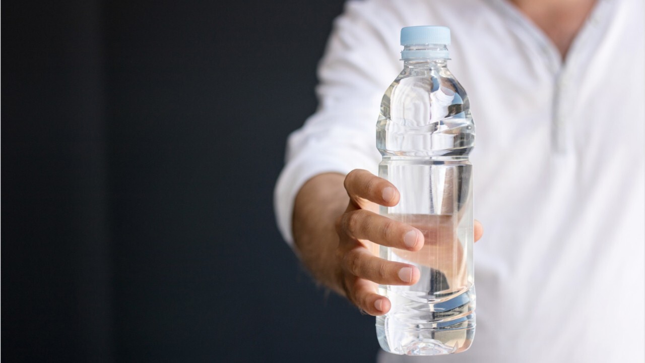 8 astuces toutes simples pour vous aider boire a plus d eau femme actuelle le mag