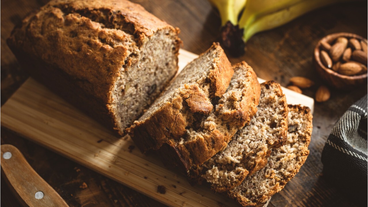 La Delicieuse Recette Du Gateau Aux Noix De Laurent Mariotte Femme Actuelle Le Mag