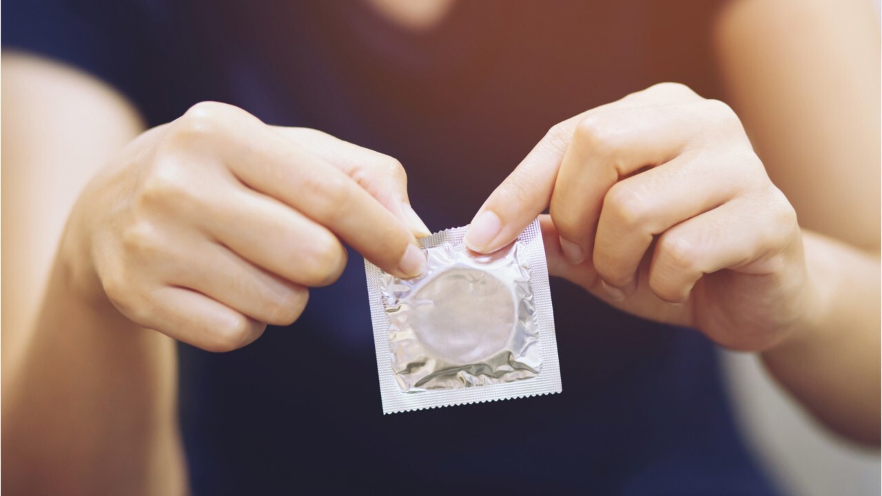 Comment Mettre Un Preservatif Feminin Le Mode D Emploi En Images Femme Actuelle Le Mag