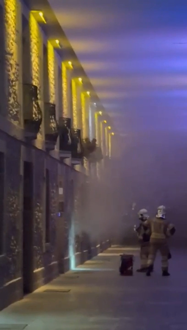 Un incendio en un bar obliga a desalojar un portal en los Arquillos de Vitoria