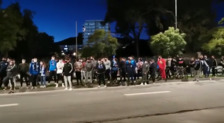 Más de 100 personas recibieron al Málaga en la puerta de La Rosaleda antes de medirse al Logroñés