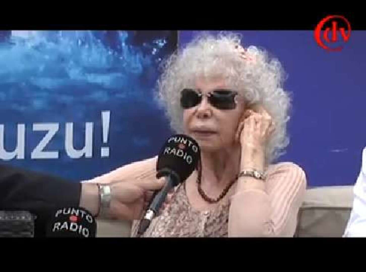 La Duquesa de Alba canta el Himno de San Ignacio en euskera