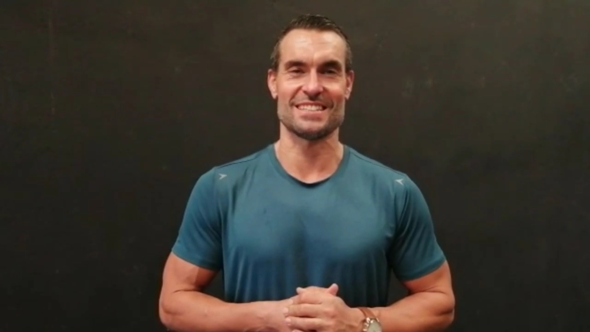 Se puede ganar músculo y perder grasa a la vez? Nuestro entrenador